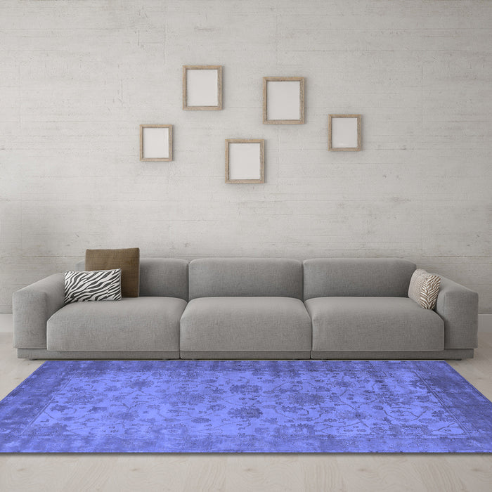 Machine Washable Oriental Blue Industrial Rug in a Living Room, wshurb1633blu