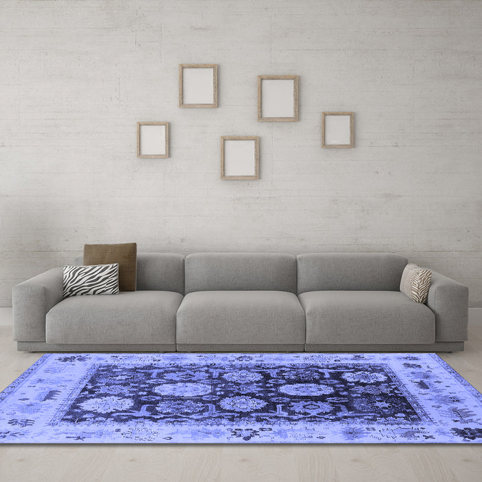 Machine Washable Oriental Blue Industrial Rug in a Living Room, wshurb1635blu