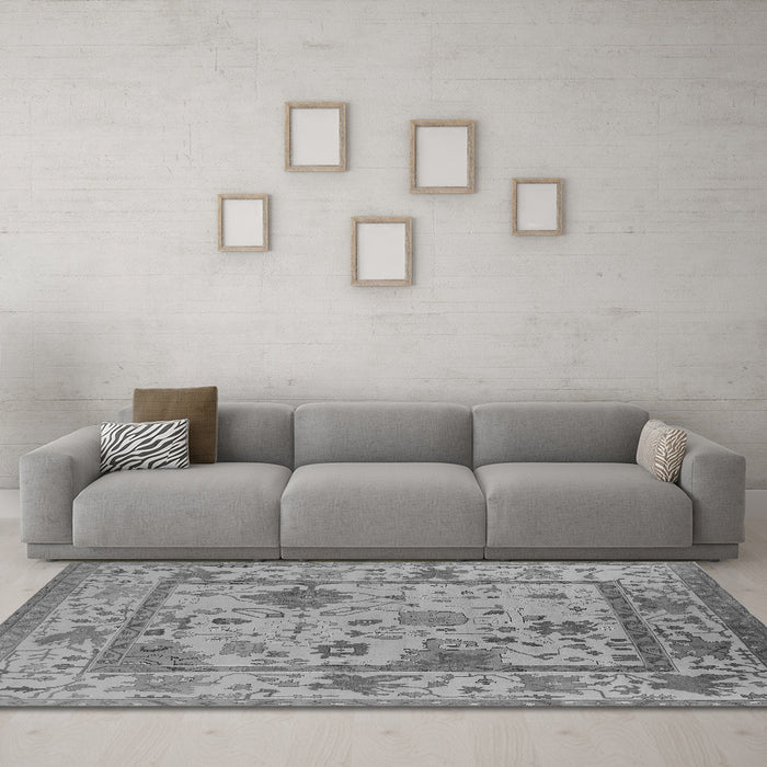 Machine Washable Oriental Gray Industrial Rug in a Living Room,, wshurb1636gry