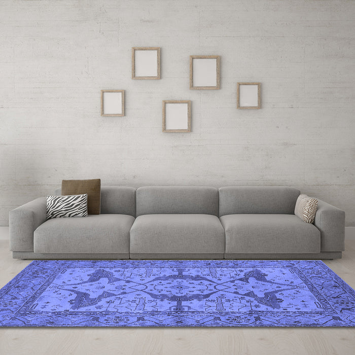 Machine Washable Oriental Blue Industrial Rug in a Living Room, wshurb1637blu
