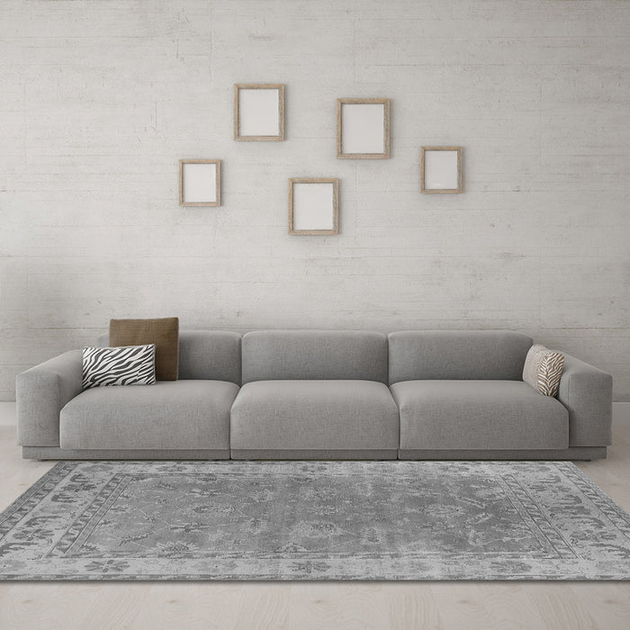 Machine Washable Oriental Gray Industrial Rug in a Living Room,, wshurb1638gry