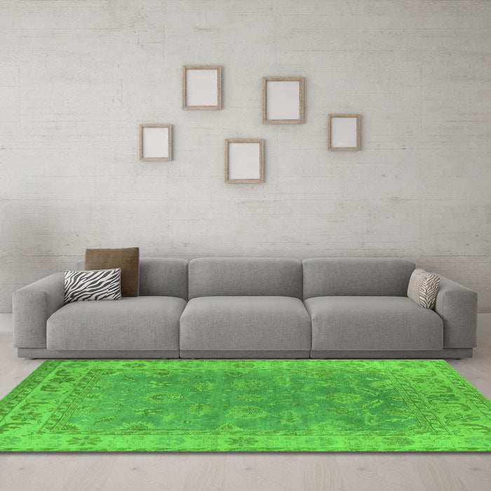 Machine Washable Oriental Green Industrial Area Rugs in a Living Room,, wshurb1638grn