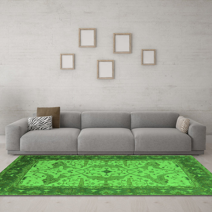 Machine Washable Oriental Green Industrial Area Rugs in a Living Room,, wshurb1639grn