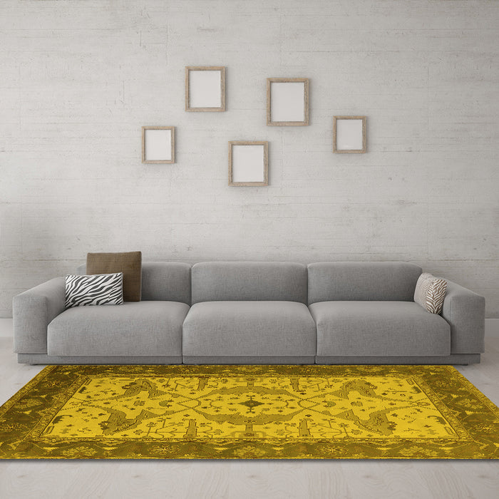 Machine Washable Oriental Yellow Industrial Rug in a Living Room, wshurb1639yw