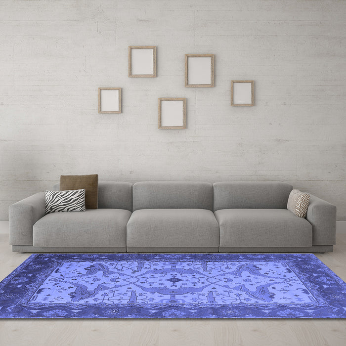 Machine Washable Oriental Blue Industrial Rug in a Living Room, wshurb1639blu