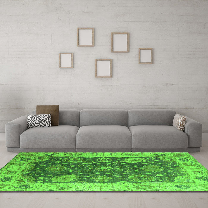 Machine Washable Oriental Green Industrial Area Rugs in a Living Room,, wshurb1641grn