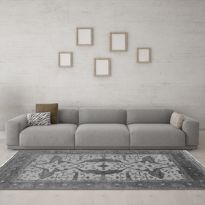 Machine Washable Oriental Gray Industrial Rug in a Living Room,, wshurb1642gry