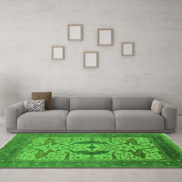 Machine Washable Oriental Green Industrial Area Rugs in a Living Room,, wshurb1642grn