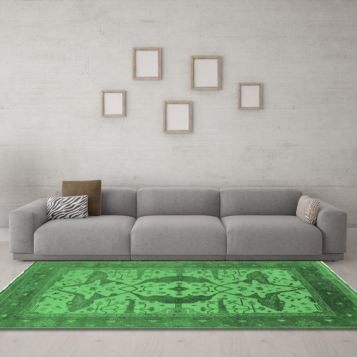Machine Washable Oriental Emerald Green Industrial Area Rugs in a Living Room,, wshurb1642emgrn