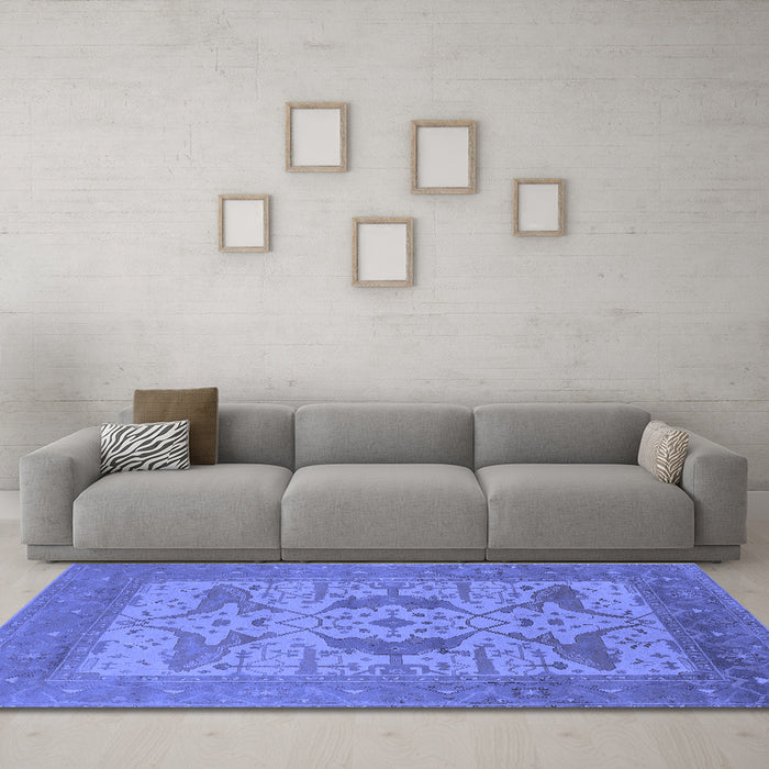Machine Washable Oriental Blue Industrial Rug in a Living Room, wshurb1643blu