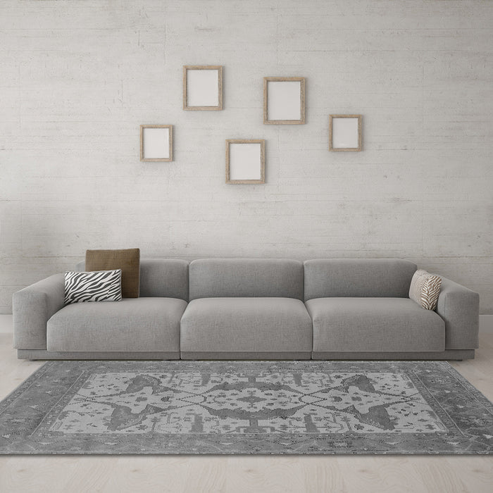 Machine Washable Oriental Gray Industrial Rug in a Living Room,, wshurb1643gry