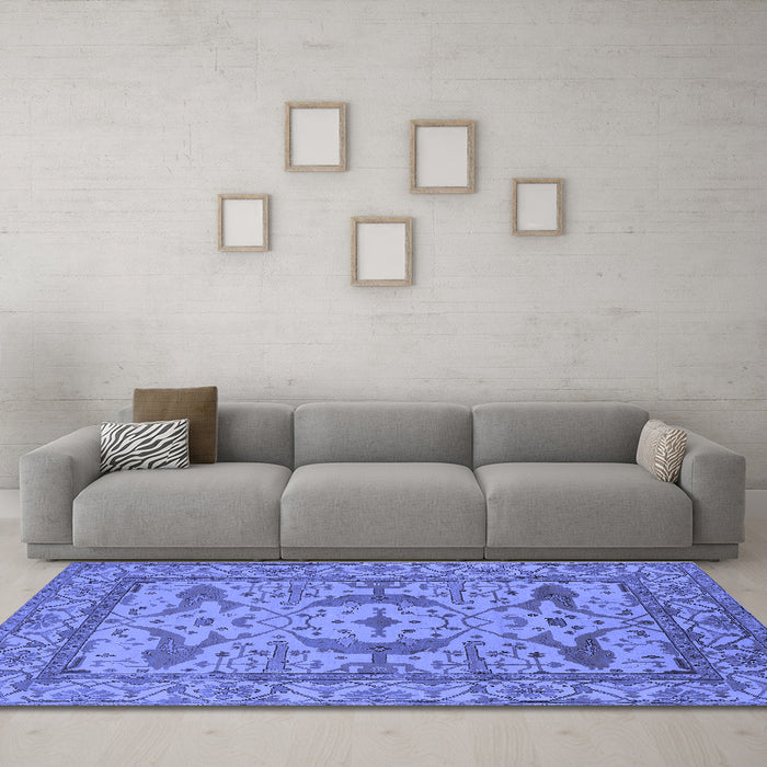 Machine Washable Oriental Blue Industrial Rug in a Living Room, wshurb1645blu