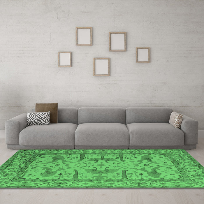 Machine Washable Oriental Emerald Green Industrial Area Rugs in a Living Room,, wshurb1646emgrn