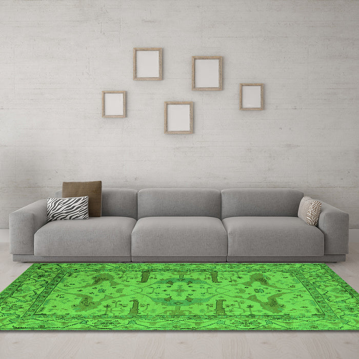 Machine Washable Oriental Green Industrial Area Rugs in a Living Room,, wshurb1646grn