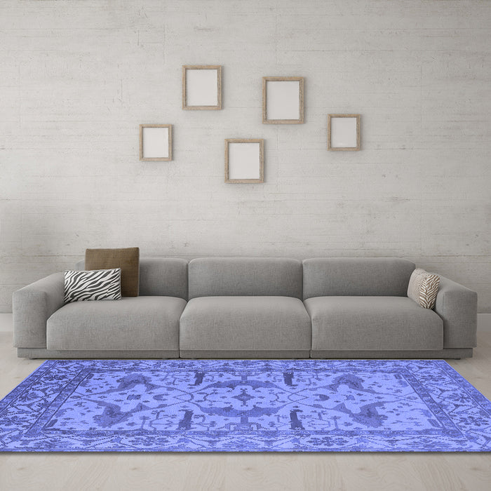 Machine Washable Oriental Blue Industrial Rug in a Living Room, wshurb1647blu
