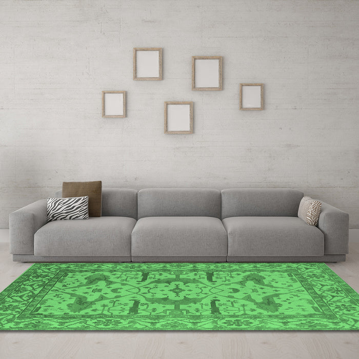Machine Washable Oriental Emerald Green Industrial Area Rugs in a Living Room,, wshurb1647emgrn