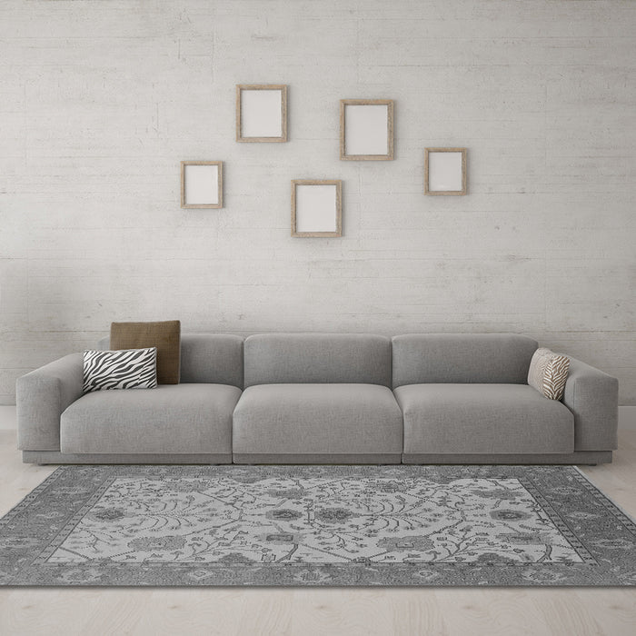 Machine Washable Oriental Gray Industrial Rug in a Living Room,, wshurb1648gry