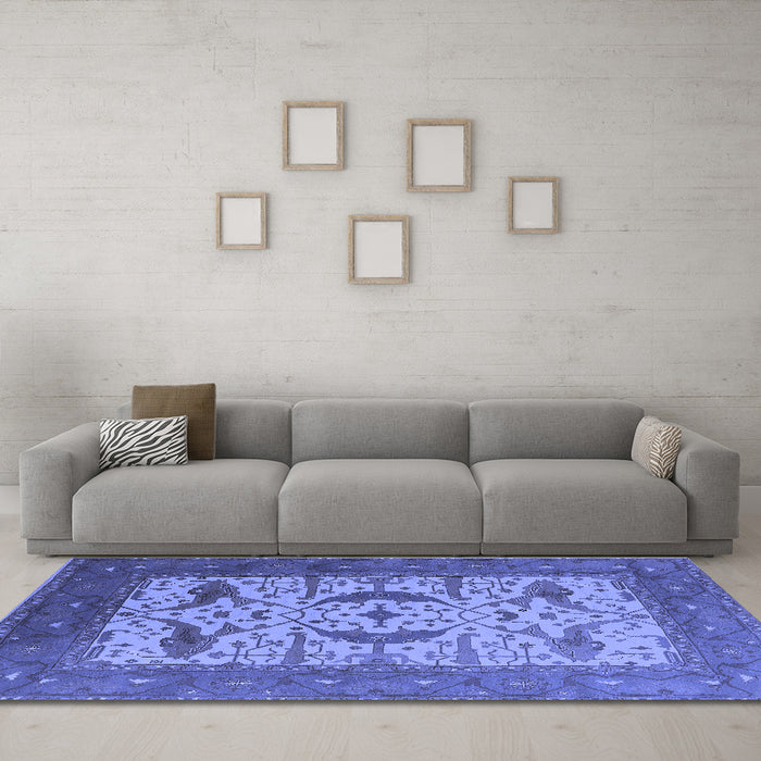 Machine Washable Oriental Blue Industrial Rug in a Living Room, wshurb1649blu