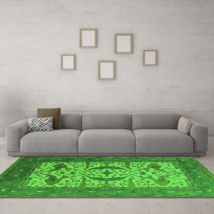 Machine Washable Oriental Green Industrial Area Rugs in a Living Room,, wshurb1649grn