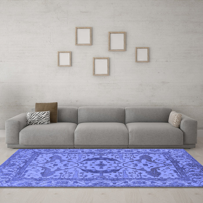 Machine Washable Oriental Blue Industrial Rug in a Living Room, wshurb1652blu