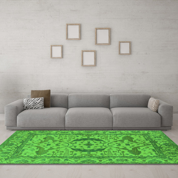 Machine Washable Oriental Green Industrial Area Rugs in a Living Room,, wshurb1652grn