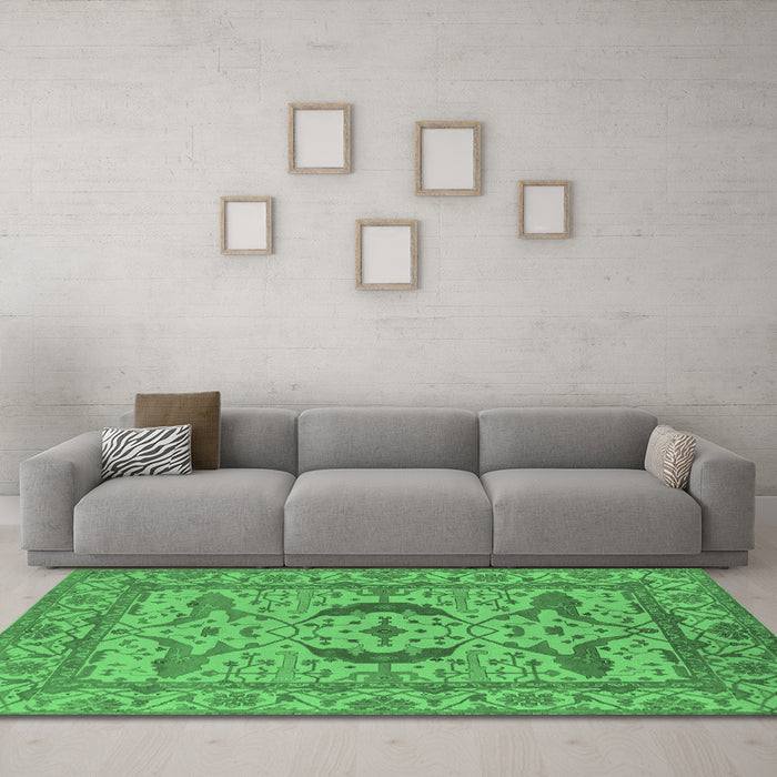 Machine Washable Oriental Emerald Green Industrial Area Rugs in a Living Room,, wshurb1652emgrn