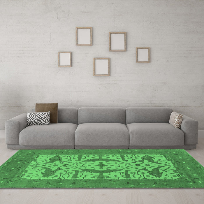 Machine Washable Oriental Emerald Green Industrial Area Rugs in a Living Room,, wshurb1653emgrn