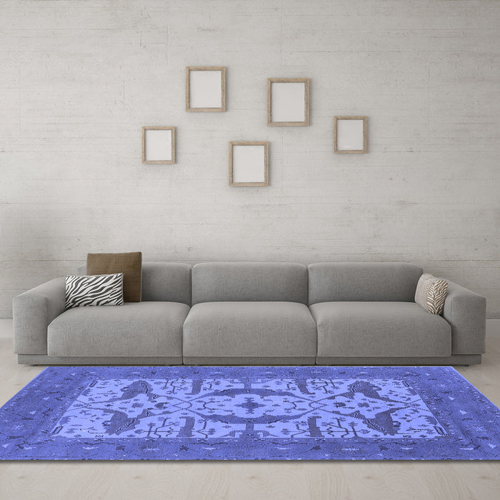 Machine Washable Oriental Blue Industrial Rug in a Living Room, wshurb1653blu
