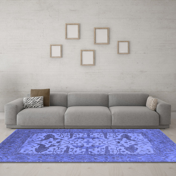 Machine Washable Oriental Blue Industrial Rug in a Living Room, wshurb1654blu