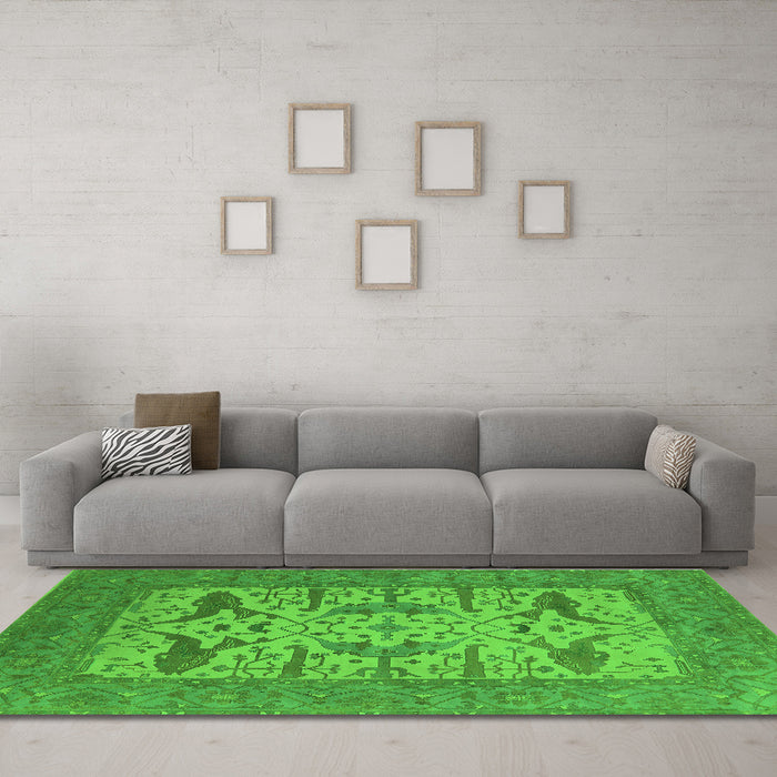 Machine Washable Oriental Green Industrial Area Rugs in a Living Room,, wshurb1654grn