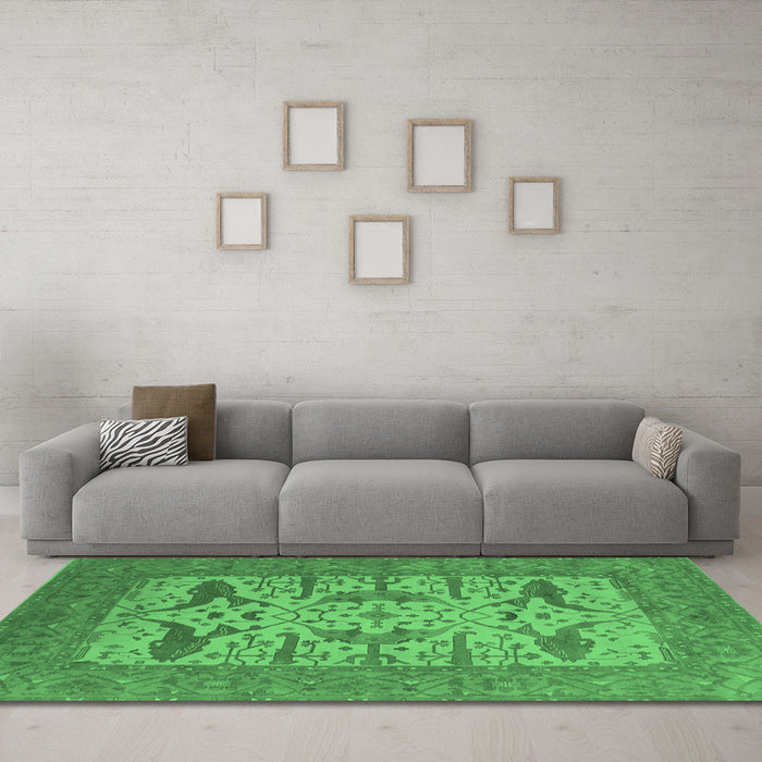 Machine Washable Oriental Emerald Green Industrial Area Rugs in a Living Room,, wshurb1654emgrn