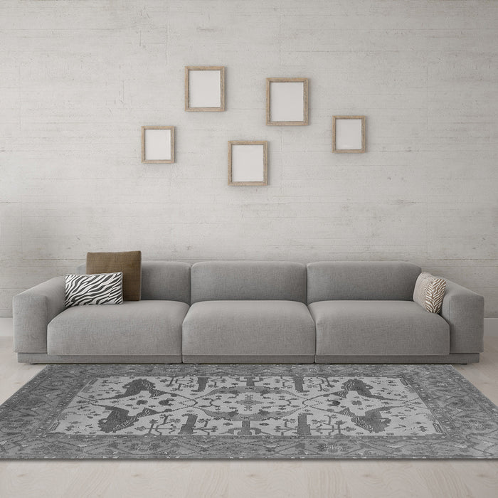 Machine Washable Oriental Gray Industrial Rug in a Living Room,, wshurb1654gry