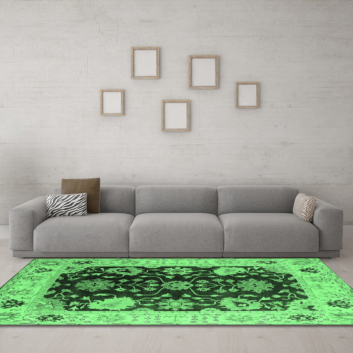 Machine Washable Oriental Emerald Green Industrial Area Rugs in a Living Room,, wshurb1658emgrn
