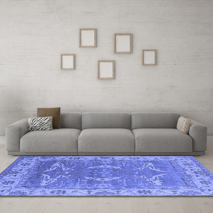 Machine Washable Oriental Blue Industrial Rug in a Living Room, wshurb1660blu