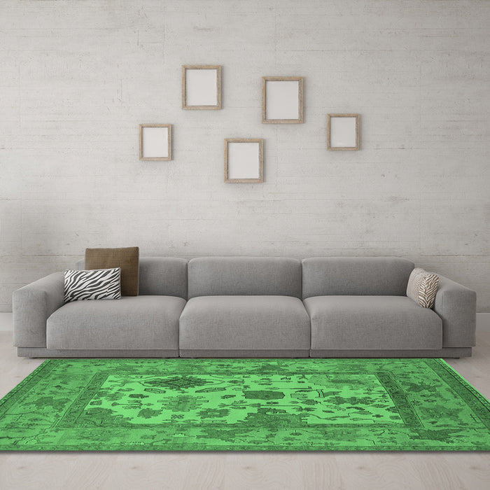 Machine Washable Oriental Emerald Green Industrial Area Rugs in a Living Room,, wshurb1661emgrn
