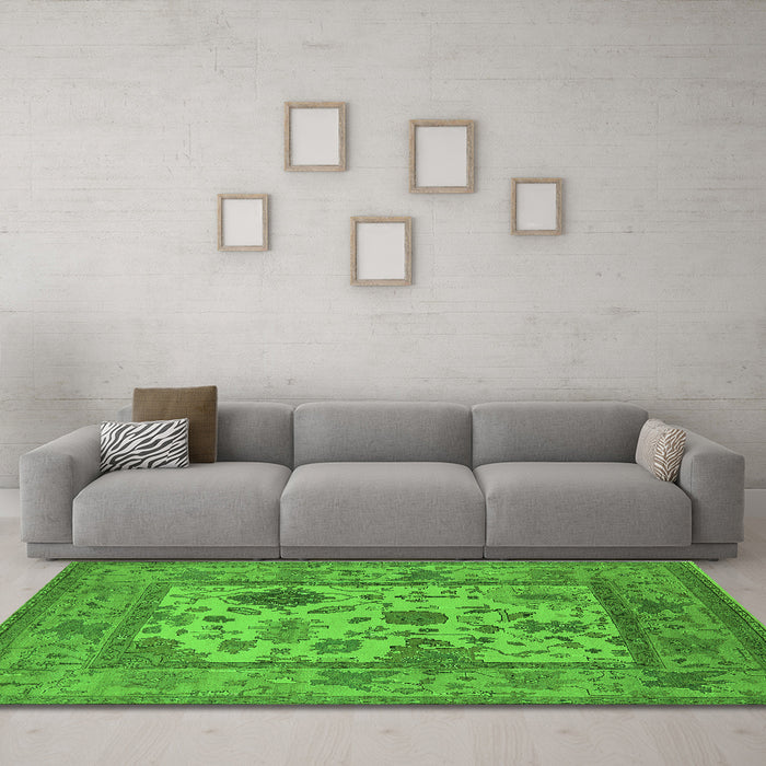 Machine Washable Oriental Green Industrial Area Rugs in a Living Room,, wshurb1661grn