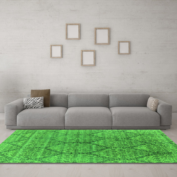 Machine Washable Oriental Green Industrial Area Rugs in a Living Room,, wshurb1662grn