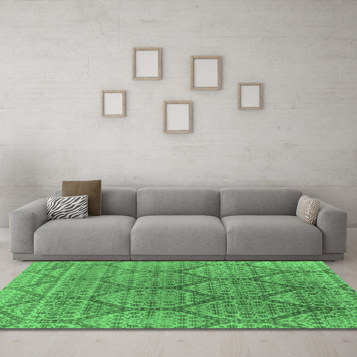 Machine Washable Oriental Emerald Green Industrial Area Rugs in a Living Room,, wshurb1662emgrn