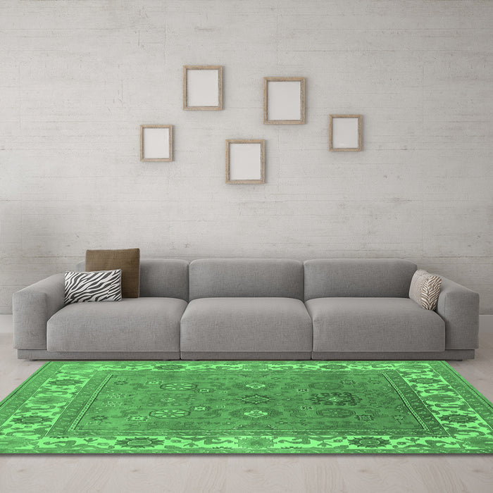 Machine Washable Oriental Emerald Green Industrial Area Rugs in a Living Room,, wshurb1663emgrn