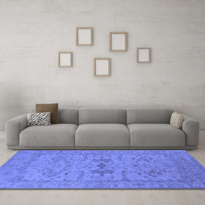 Machine Washable Oriental Blue Industrial Rug in a Living Room, wshurb1665blu