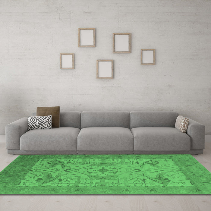 Machine Washable Oriental Emerald Green Industrial Area Rugs in a Living Room,, wshurb1666emgrn