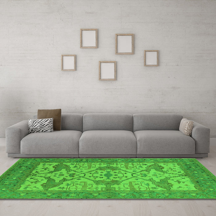 Machine Washable Oriental Green Industrial Area Rugs in a Living Room,, wshurb1667grn
