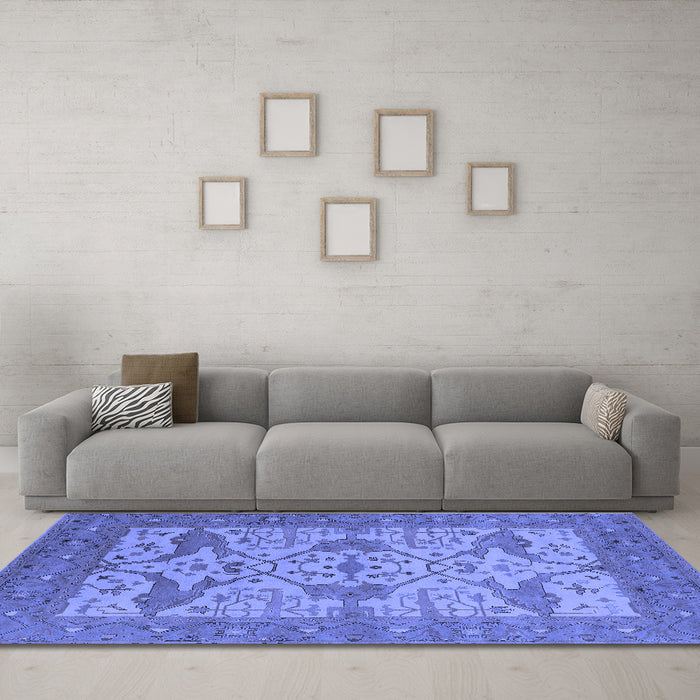 Machine Washable Oriental Blue Industrial Rug in a Living Room, wshurb1667blu