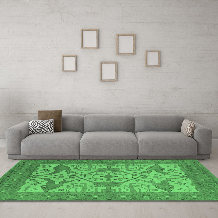 Machine Washable Oriental Emerald Green Industrial Area Rugs in a Living Room,, wshurb1667emgrn