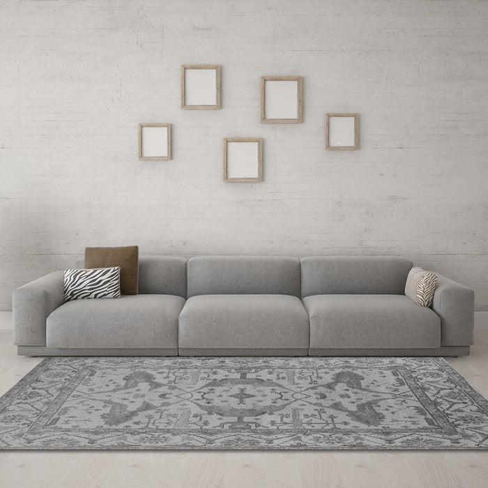 Machine Washable Oriental Gray Industrial Rug in a Living Room,, wshurb1668gry