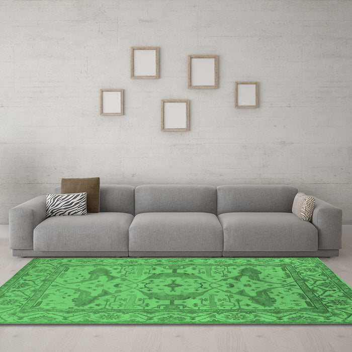 Machine Washable Oriental Emerald Green Industrial Area Rugs in a Living Room,, wshurb1668emgrn