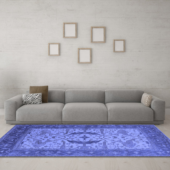 Machine Washable Oriental Blue Industrial Rug in a Living Room, wshurb1669blu