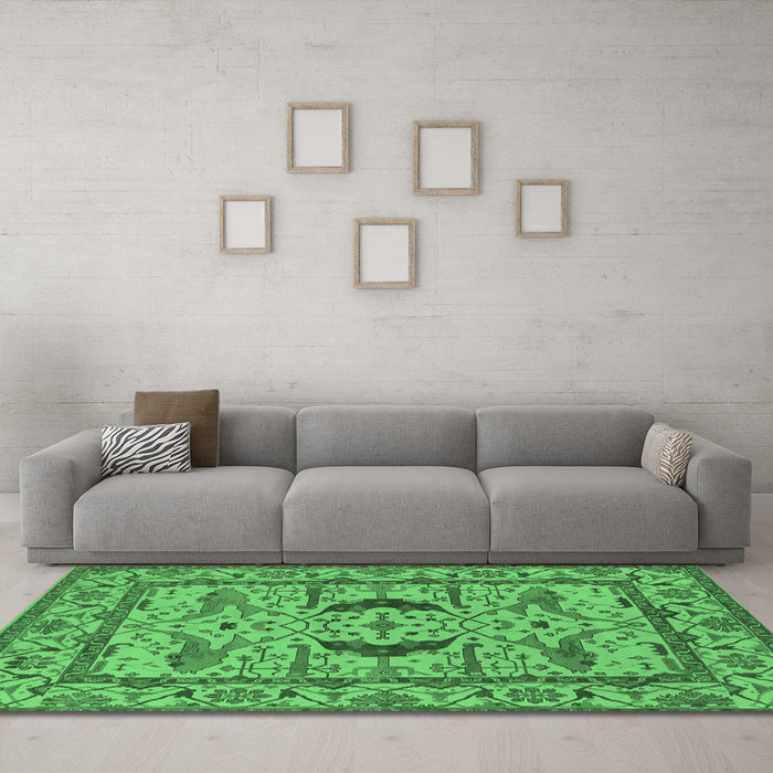 Machine Washable Oriental Emerald Green Industrial Area Rugs in a Living Room,, wshurb1671emgrn