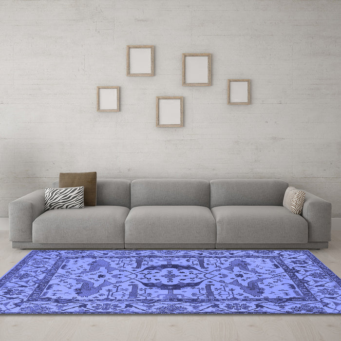 Machine Washable Oriental Blue Industrial Rug in a Living Room, wshurb1671blu
