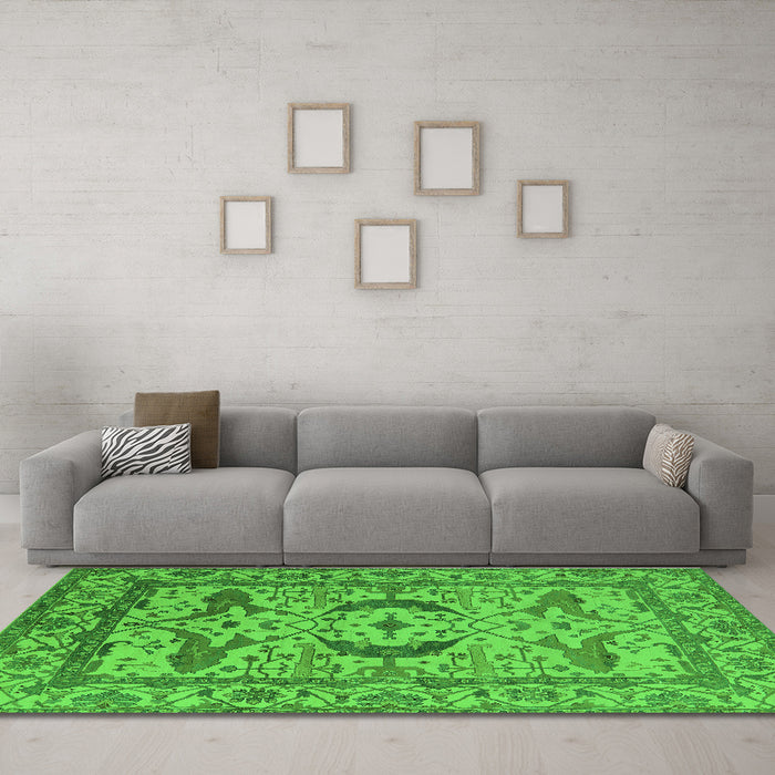 Machine Washable Oriental Green Industrial Area Rugs in a Living Room,, wshurb1672grn